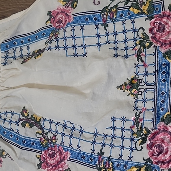 Free People Cream Fabric Detail used exelent condition. - Picture 11 of 14